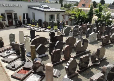 Blick auf das Ausstellungsgelände von Steinbrecher in Köln – Beispiel 4